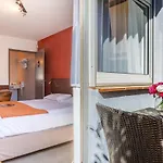 St Jean Hotel 3*