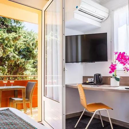 ホテル St Jean 3*