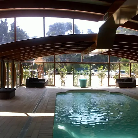 ホテル St Jean 3*